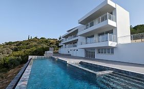 Akamas Throne Apartments